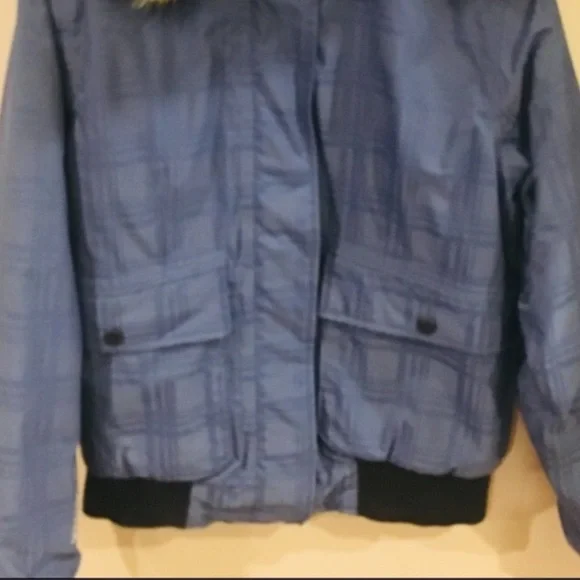 Woolrich Puffer Jacket w/ Removable Hood - Picture 7 of 13